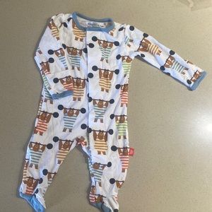 Magnetic Me Footie Sleeper Newborn 5-8 lbs NWOT. 94% Modal, 6% Spandex, $18.
